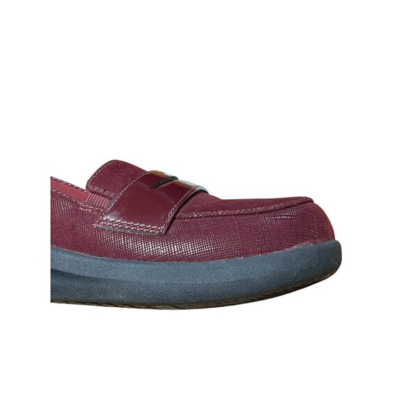Clarks Cloudsteppers Burgundy Slip-On Shoes Size 8.5M With Patent Accent & Cushi - Picture 5 of 11